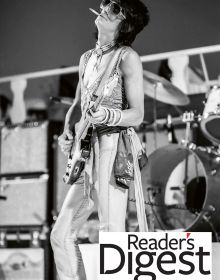 9781788842389 The Rolling Stones: Icons brings together the greatest photographs ever taken of the greatest rock ’n’ roll band of all time.