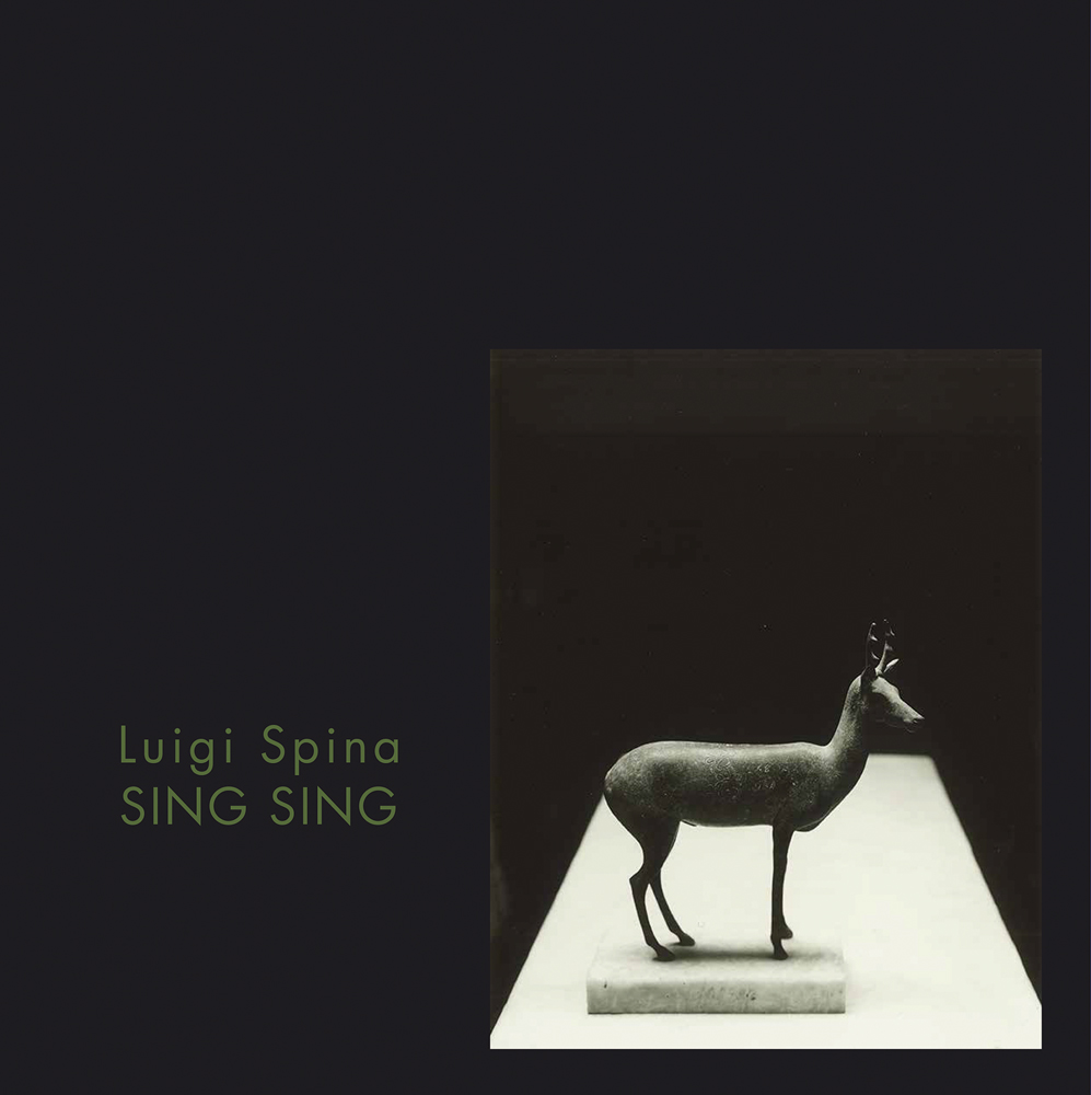 Navy cover of Sing Sing. Pompeii's Body, featuring a sculpture of deer on white plinth. Published by 5 Continents Editions.