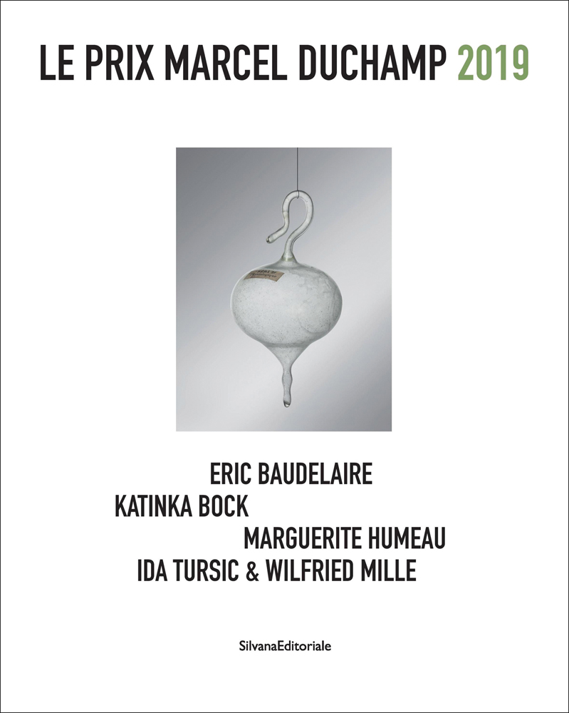 Marcel Duchamp's 50 Cc d'Air de Paris, Wooden case glass ampoule, on white cover, LE PRIX MARCEL DUCHAMP 2019 in black and green font above.