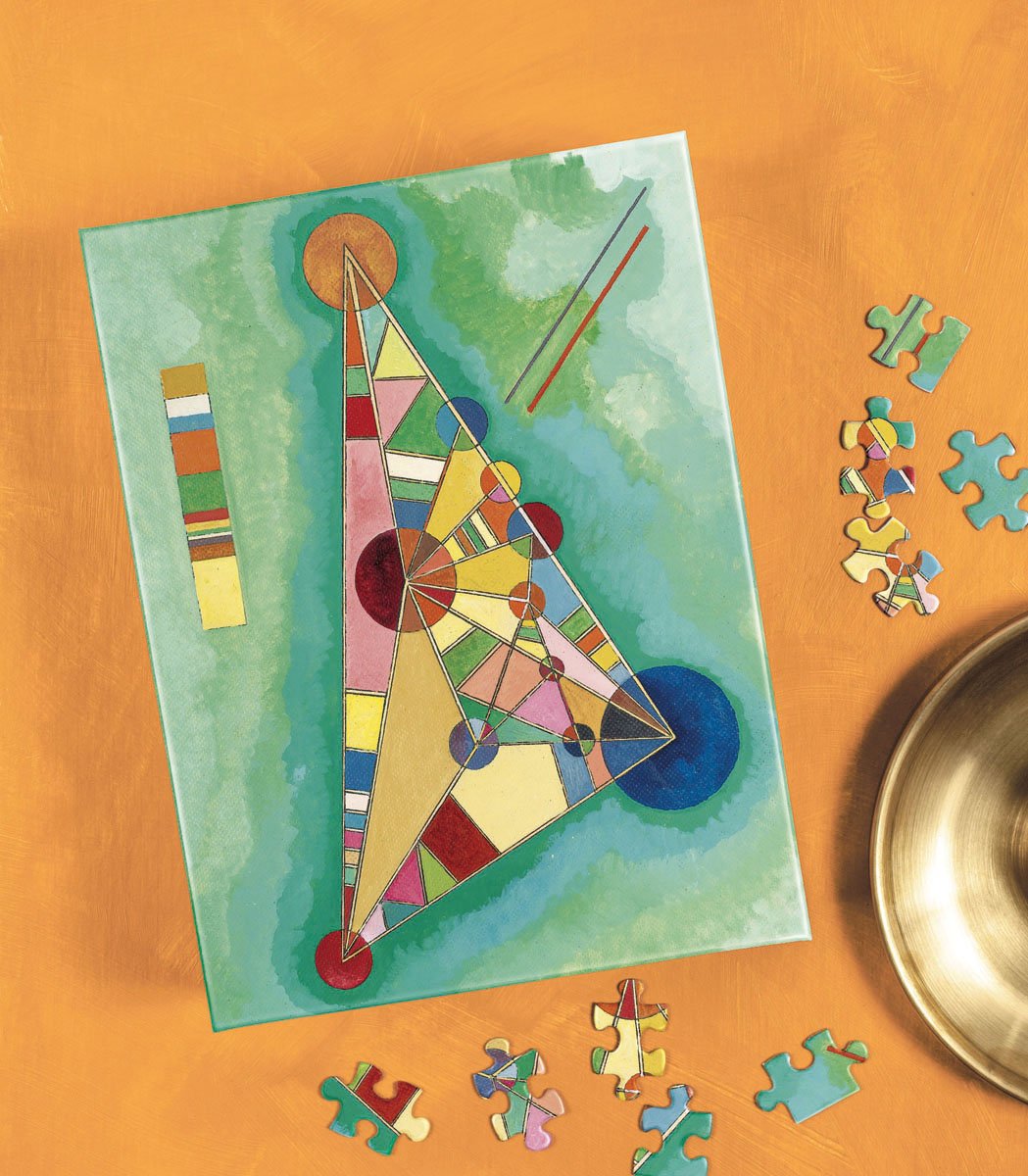 Variegation in the Triangle by Vasily Kandinsky covers a 500 piece puzzle box