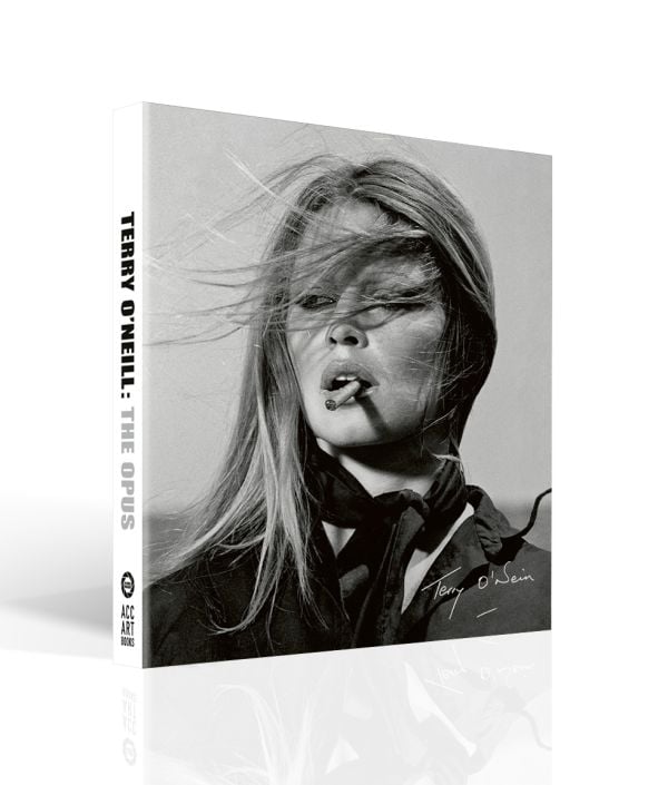 洋書 CELEBRITY: The photographs of T.O'NEILL Celebrity: The Photographs of Terry O'Neill: O'Neill, Terry