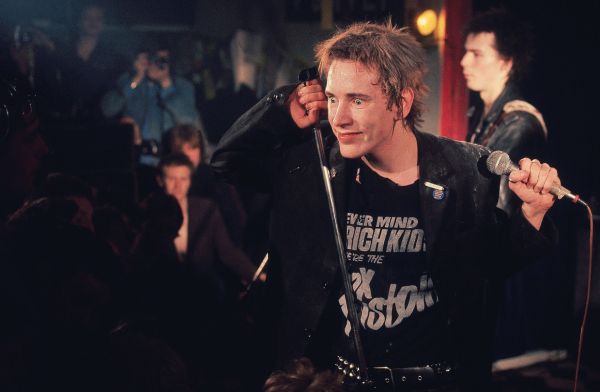 Book cover of Sex Pistols The End is Near 25 12 77, featuring Johnny Rotten and Sid Vicious on stage at Ivanhoe's in Huddersfield. Published by ACC Art Books.