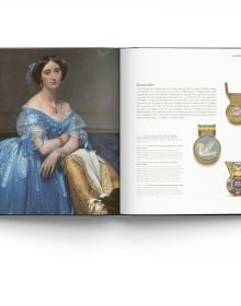 Book cover of The Age of Grandeur, featuring a diamond and sapphire necklace. Published by ACC Art Books.