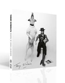 Book cover of Terry O'Neill's Rock 'n' Roll Album', with a promo shot of David Bowie, Diamond Dogs, London, 1974. Published by ACC Art Books.