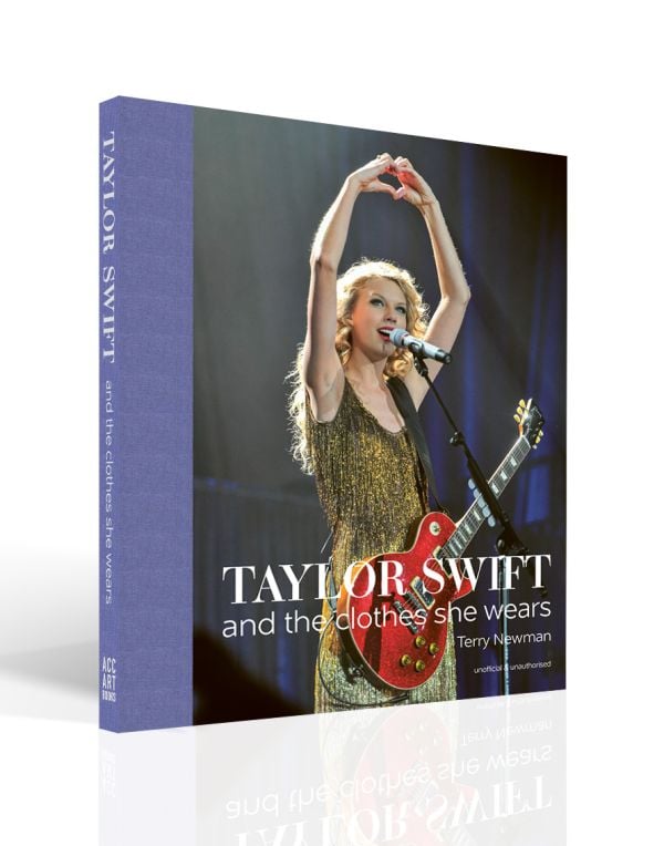 テイラースウィフト　Taylorswift TheErasTourBook The Official Taylor Swift | The Eras Tour Book (Target