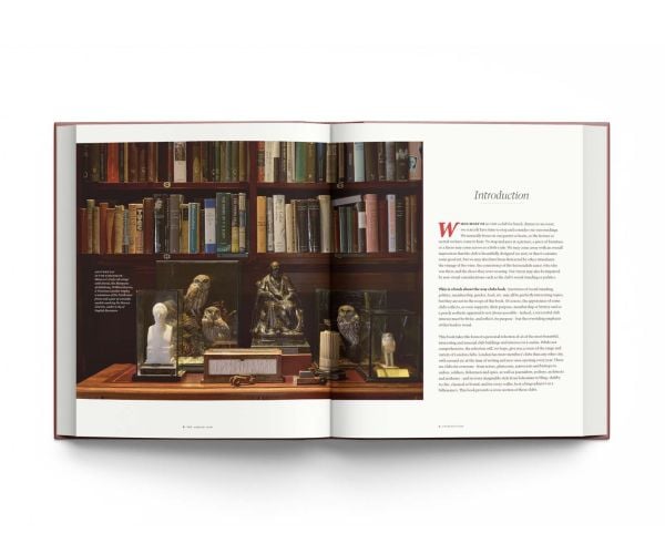 Book cover of The London Club: Architecture, Interiors, Art; featuring an interior wall of coloured marble. Published by ACC Art Books.