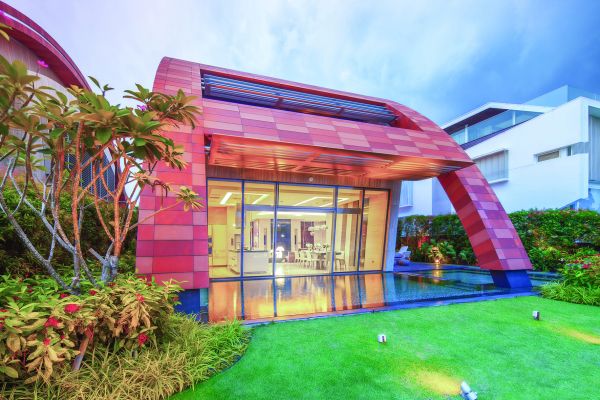 Book cover of Mercurio Design Lab: Italian Design in Asia, featuring a luxury residential building 'Villa Vento', with a swimming pool. Published by Images Publishing.