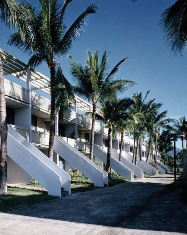 Book cover of Pelli: Life in Architecture. Published by Images Publishing.