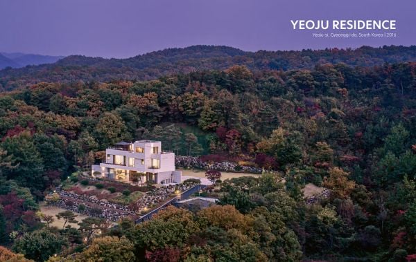 Book cover of Taesun Hong: YKH Associates, with exterior of Saebyeol Brewery in South Korea. Published by Images Publishing.