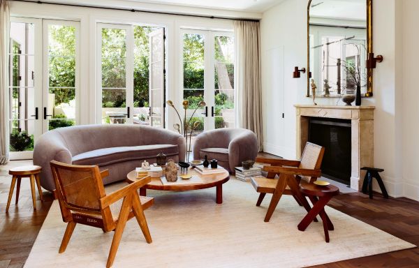 Book cover of California Homes II, Studio William Hefner, featuring a luxury getaway residence with swimming pool surrounded by grasses. Published by Images Publishing.