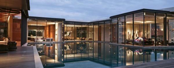 Book cover of Thomas Elliott: Directions, with a large, modern glass building. Published by Images Publishing.