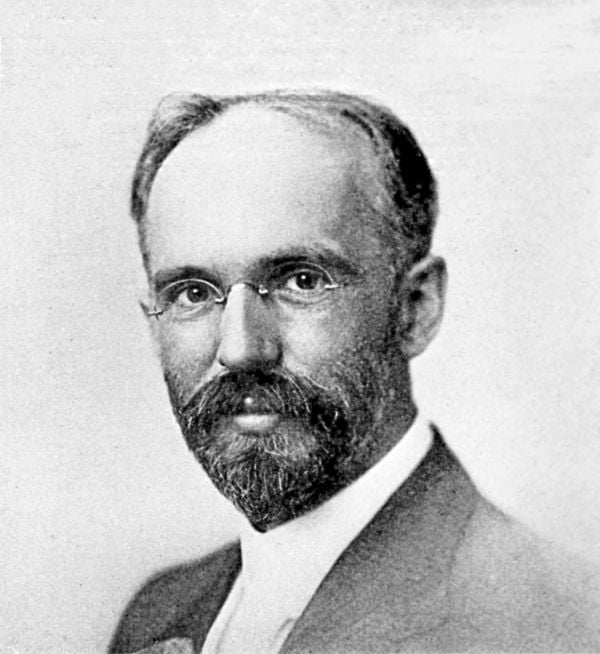 5 architect portraits with Frank L. Wright and the Architects of Steinway Hall in black font on beige central banner