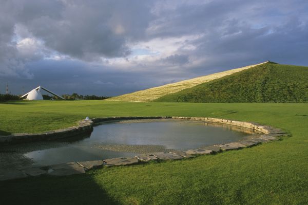 Book cover of 'The Shape of the Land: Topography & Landscape Architecture'. Published by ORO Editions.