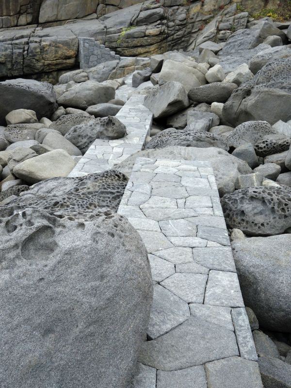 Book cover of 'The Shape of the Land: Topography & Landscape Architecture'. Published by ORO Editions.