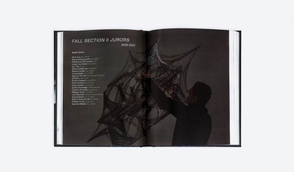 Book cover of Robotic Fabrication & Architectural Design, featuring a robot. Published by ORO Editions.