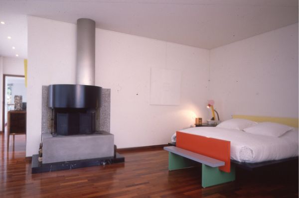 Book cover of Nestor Perkal, with an amber atom-like sculpture. Published by Editions Norma.