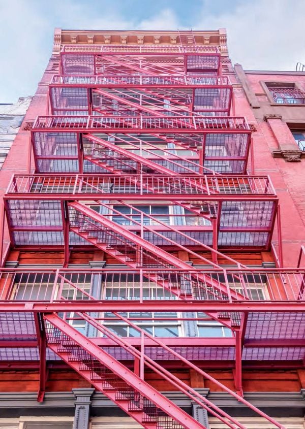 Avocado on toast, New York yellow taxi, on cover of 'The Lazy Frenchie in NYC, Lifestyle Guide for Instagram Lovers', by Lannoo Publishers.
