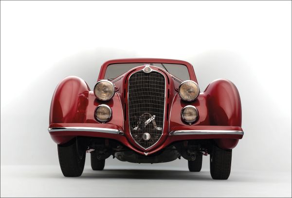 Book cover of Best of Supercars; featuring a yellow Lamborghini Countach concept car. Published by Editions Florentin.