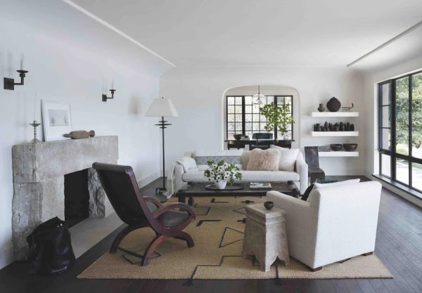 Book cover of Michael del Piero, with an doorway into a minimalist interior with white walls, pale wood floor, and a small tree in bronze pot. Published by Beta-Plus.