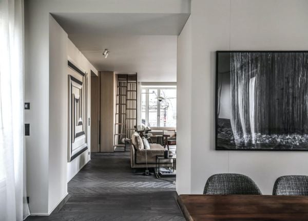 Book cover of Fragments, Guillaume Terver, with a corner of marble table, and wooden panelled wall behind. Published by Beta-Plus.