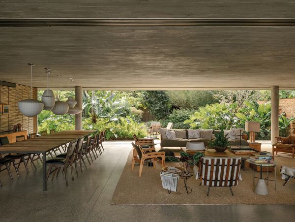 Book cover of World's Best: 50 Gardens from Around the Globe, featuring a landscaped garden with a small pond. Published by Beta-Plus.