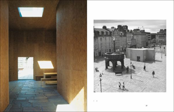 Book cover of Jonathan Woolf Architects - London: De aedibus international 4. Published by Quart Publishers.
