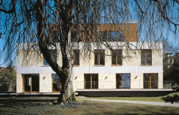 Book cover of Luca Gazzaniga: De aedibus 50. Published by Quart Publishers.