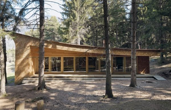 Book cover of Gion A. Caminada: Cul Zuffel d L'aura Dado. Published by Quart Publishers.