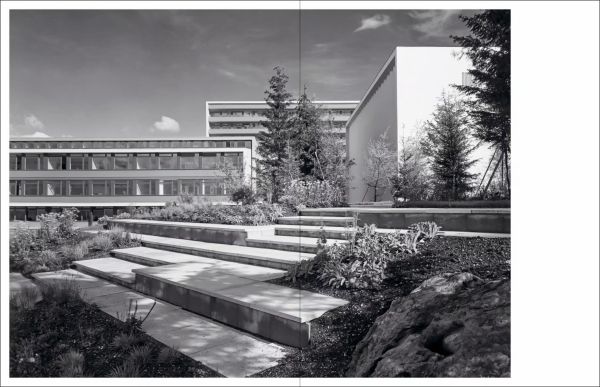 Book cover of Menzingen Cantonal School KSM, Refurbishing Architectural Heritage. Bünzli & Courvoisier Architekten. Published by Quart Publishers.