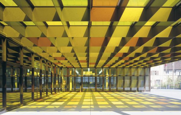 Green cover with dark green triangular shaped pattern with Müller Sigrist in pale yellow in top left corner