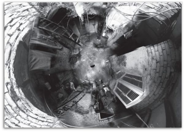 Book cover of Critical Neighbourhoods: The Architecture of Contested Communities. Published by Park Books.