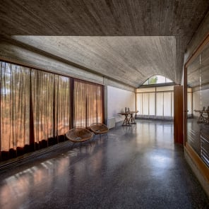 Book cover of The Maria and Neoptolemos Michaelides Residence: Intimations for a New Modernity. Published by Park Books.