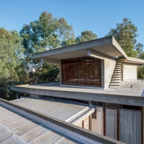 Book cover of The Maria and Neoptolemos Michaelides Residence: Intimations for a New Modernity. Published by Park Books.