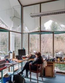 Book cover of Visiting: Inken Baller & Hinrich Baller, Berlin 1966–89, featuring a building with white columns. Published by Park Books.