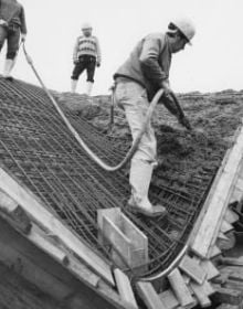 Book cover of Visiting: Inken Baller & Hinrich Baller, Berlin 1966–89, featuring a building with white columns. Published by Park Books.