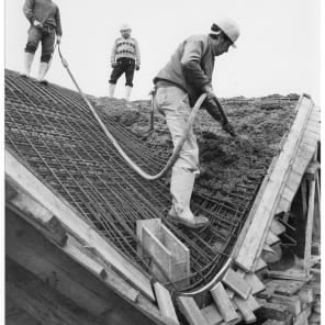 Book cover of Visiting: Inken Baller & Hinrich Baller, Berlin 1966–89, featuring a building with white columns. Published by Park Books.