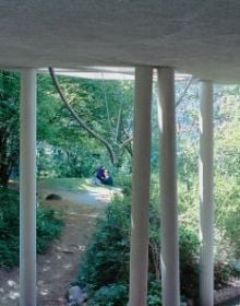 Book cover of Visiting: Inken Baller & Hinrich Baller, Berlin 1966–89, featuring a building with white columns. Published by Park Books.