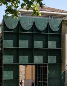 Book cover of Concéntrico: Urban Innovation Laboratory; featuring grey block-paving with red brick circles. Published by Park Books.