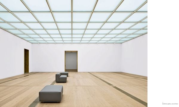 Dark pink cover with David Chipperfield Architects Berlin and the Kunsthaus Zürich in black and white font