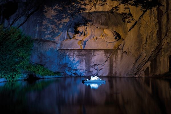 Book cover of Lion Monument 21 - The Lion Monument of Lucerne Through the Lens of Contemporary Art. Published by Scheidegger & Spiess.