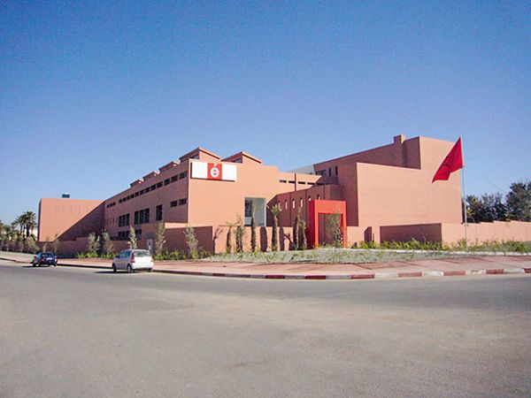 Book cover of Max Alioth Architect, Draughtsman, Trailblazer. Published by Scheidegger & Spiess.