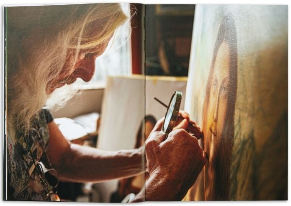 Book cover of Wolfgang Beltracchi, The Return of Salvator Mundi, with silhouette of artist wearing a hat. Published by Scheidegger & Spiess.