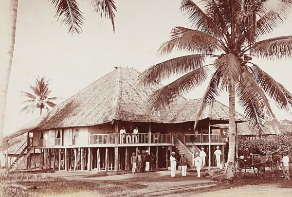 Book cover of Colonial – Switzerland’s Global Entanglements, with a beige Safari hat. Published by Scheidegger & Spiess.