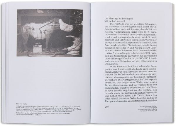 Book cover of Colonialisme – une Suisse impliquée, with a beige Safari hat. Published by Scheidegger & Spiess.