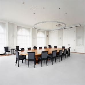 Book cover of Spillover: Switzerland’s Financial Center in Crisis Mode - Portraits of Decision-Makers. Published by Scheidegger & Spiess.