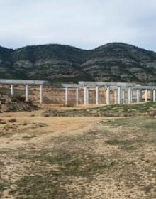 Book cover of Spillover: Switzerland’s Financial Center in Crisis Mode - Portraits of Decision-Makers. Published by Scheidegger & Spiess.
