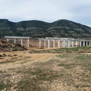 Book cover of Spillover: Switzerland’s Financial Center in Crisis Mode - Portraits of Decision-Makers. Published by Scheidegger & Spiess.