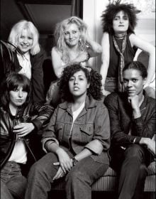 Book cover of Music Icons, From ABBA to The Who. Photographed by Michael Putland, with a montage of music icons: John Lennon, Elton John, Tina Turner, Bob Marley. Published by Delius Klasing Verlag GmbH.