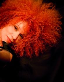 Book cover of Music Icons, From ABBA to The Who. Photographed by Michael Putland, with a montage of music icons: John Lennon, Elton John, Tina Turner, Bob Marley. Published by Delius Klasing Verlag GmbH.