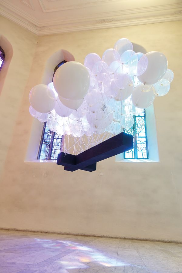 Book cover of Hans Thomann: Human - Body - Figure, with a stencil of human figure standing on end of plank. Published by Kerber.